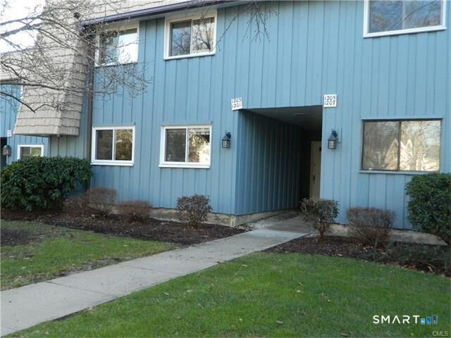 Property Photo:  1201 Stratfield Road 1201  CT 06825 
