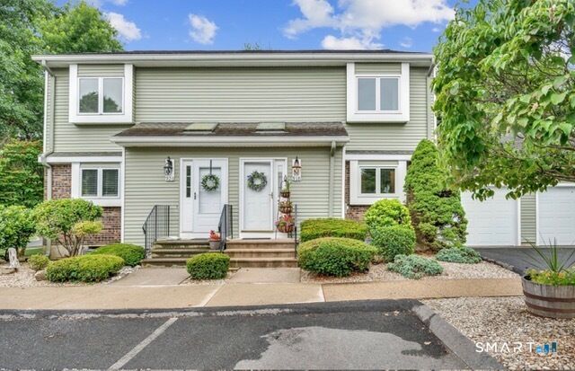 Property Photo:  918 Sand Stone Drive 918  CT 06074 