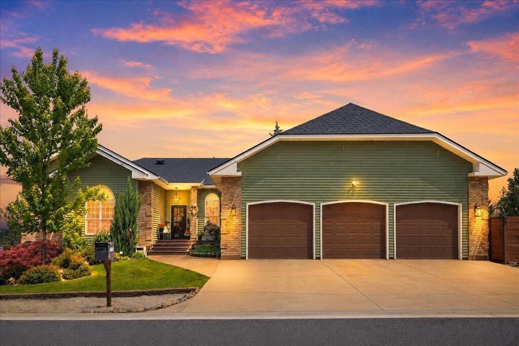 Property Photo: 1219 E Loch Haven Dr ID 83835