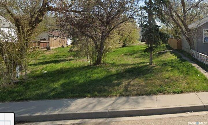 841 Robinson Street — photo 1