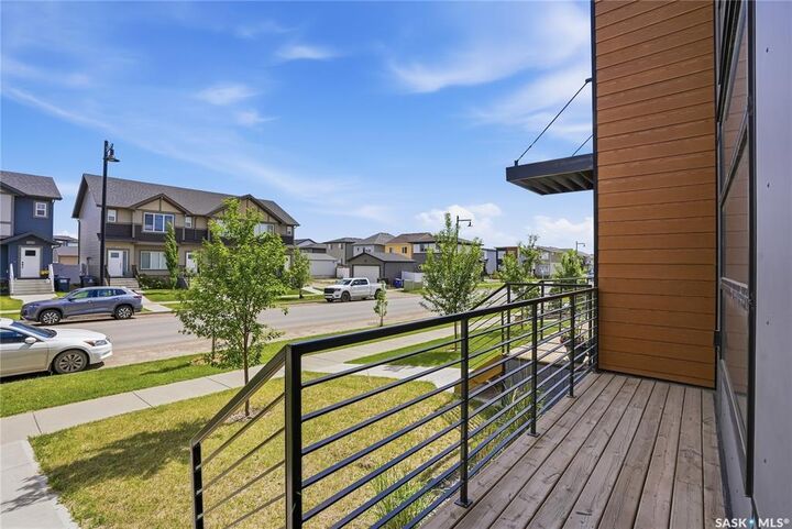 Property Photo:  631 Brighton Gate  SK S7V 0T4 