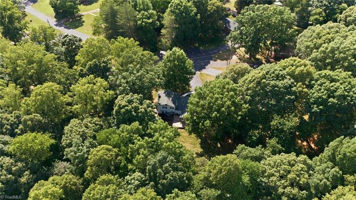 Property Photo:  118 Hillside Court  NC 27021 