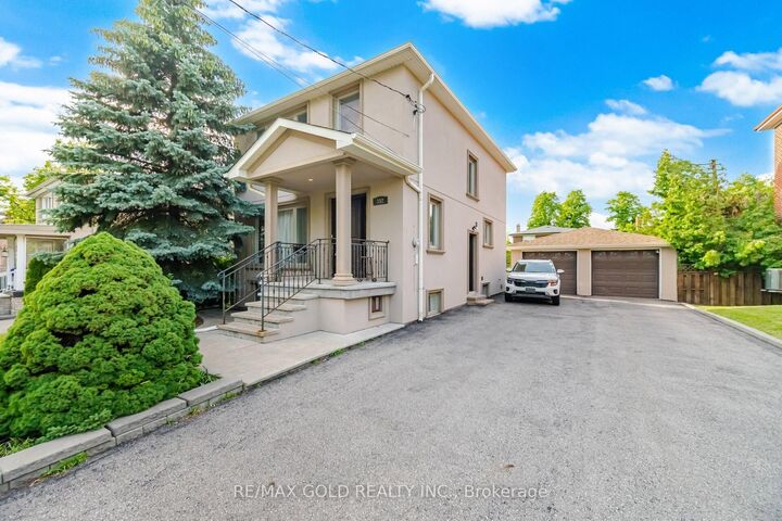 Property Photo: 352 Maple Leaf Drive ON M6L 1P6