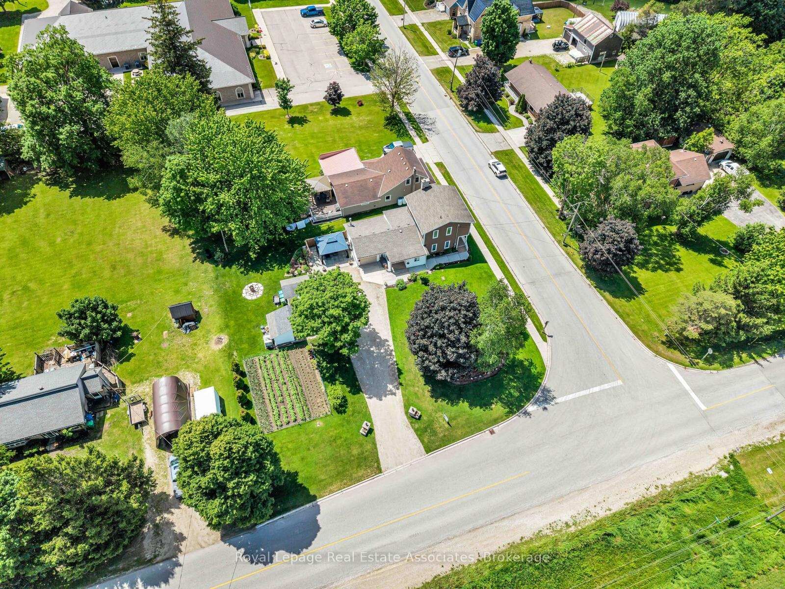 Property Photo: 117 Helena Street ON N0G 1C0