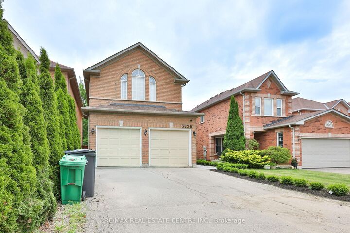 Property Photo:  3826 Forest Bluff Crescent  ON L5N 7T8 