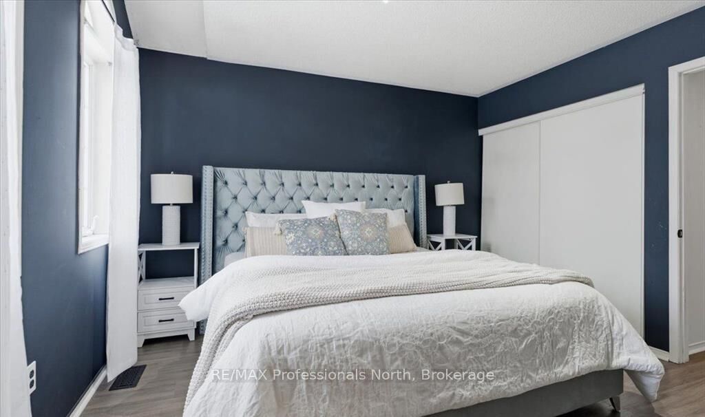 Property Photo: 98 Roxton Road ON L6H 6V4