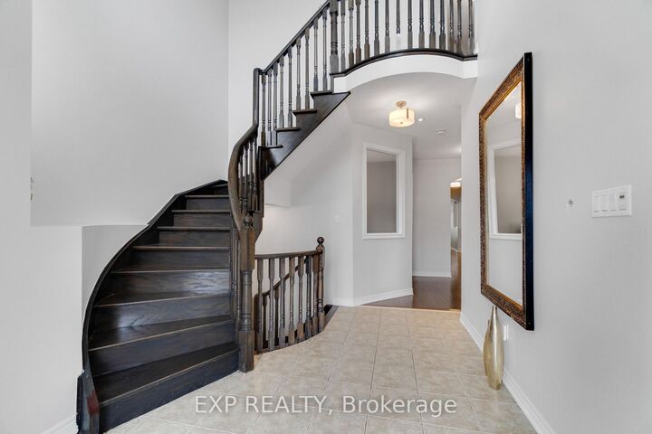 Property Photo: 3095 Tacc Drive ON L5M 0A9