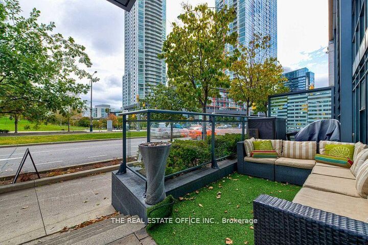 112 Fort York Boulevard G09 — photo 1