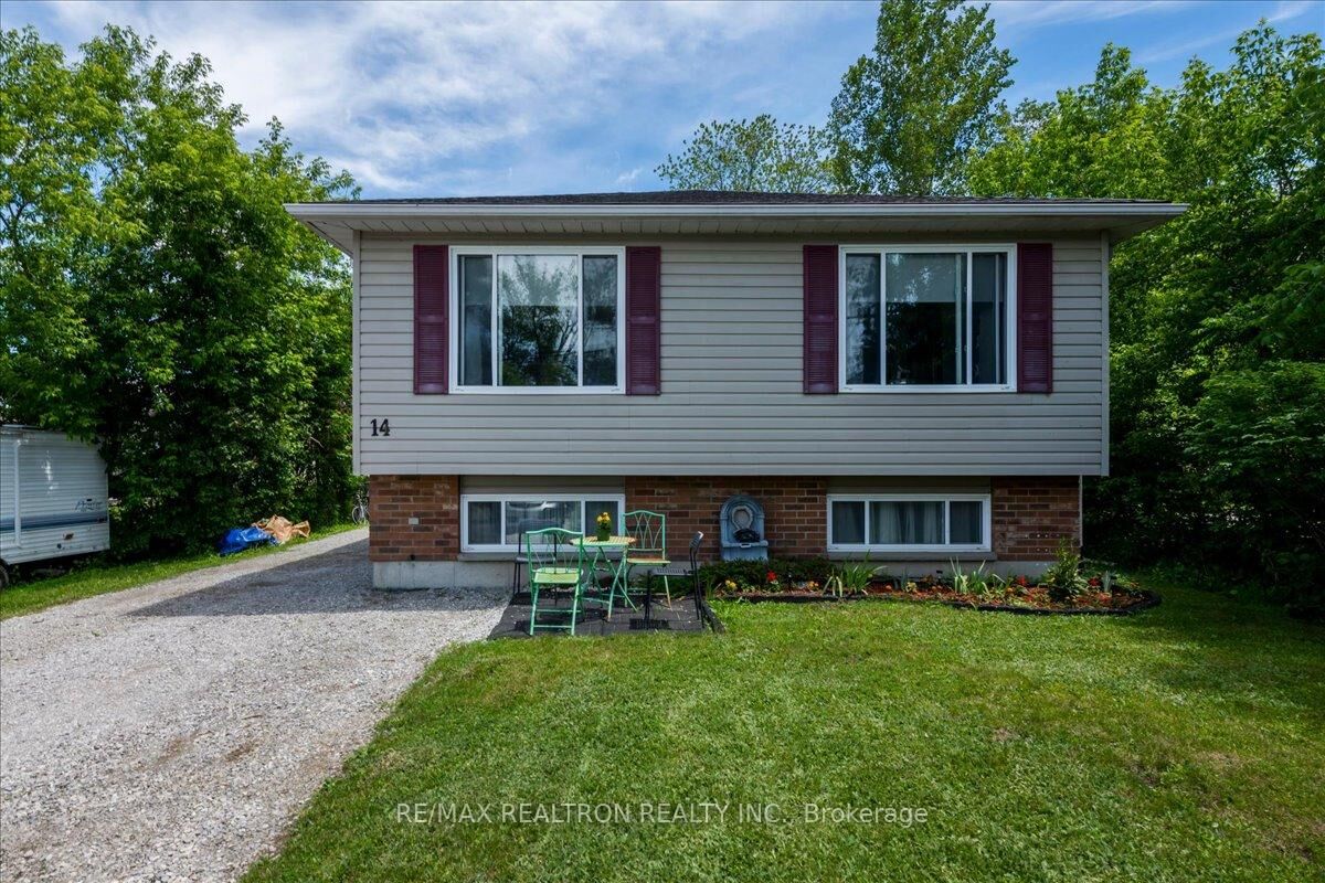 Property Photo: 14 Courtland Street ON L3V 1A5