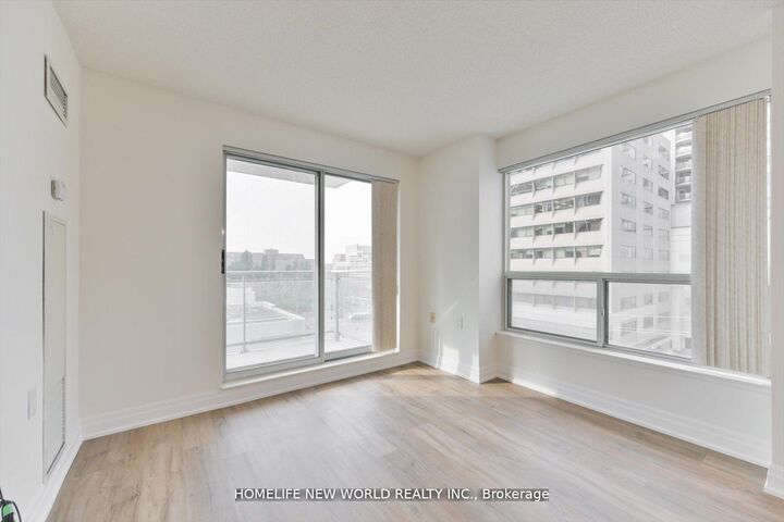 Property Photo: 21 Hillcrest Avenue 607 ON M2N 7K2