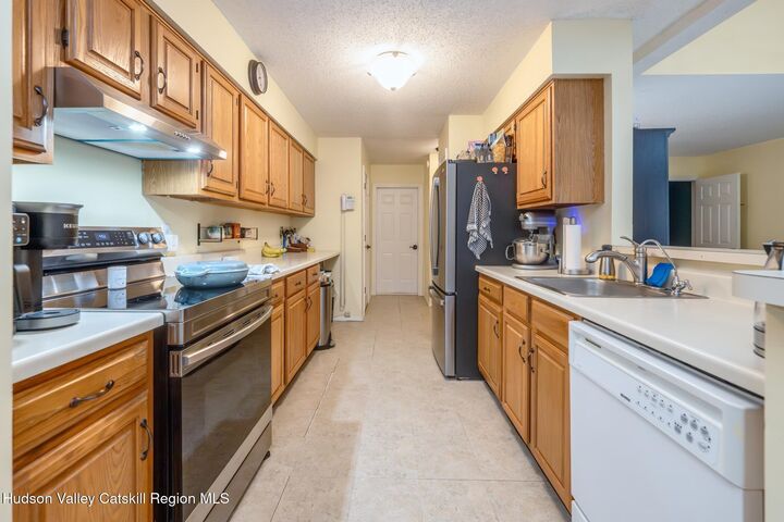 Property Photo:  42 Red Maple  NY 12477 