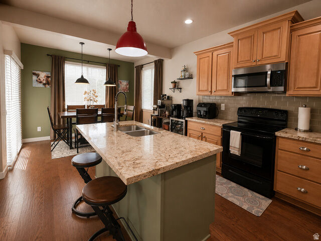 Property Photo: 149 E Crescent Pine Ln UT 84070