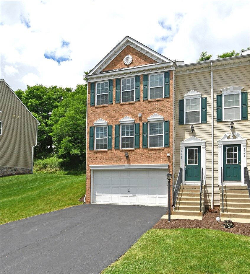Property Photo: 2291 Flint Dr PA 15301
