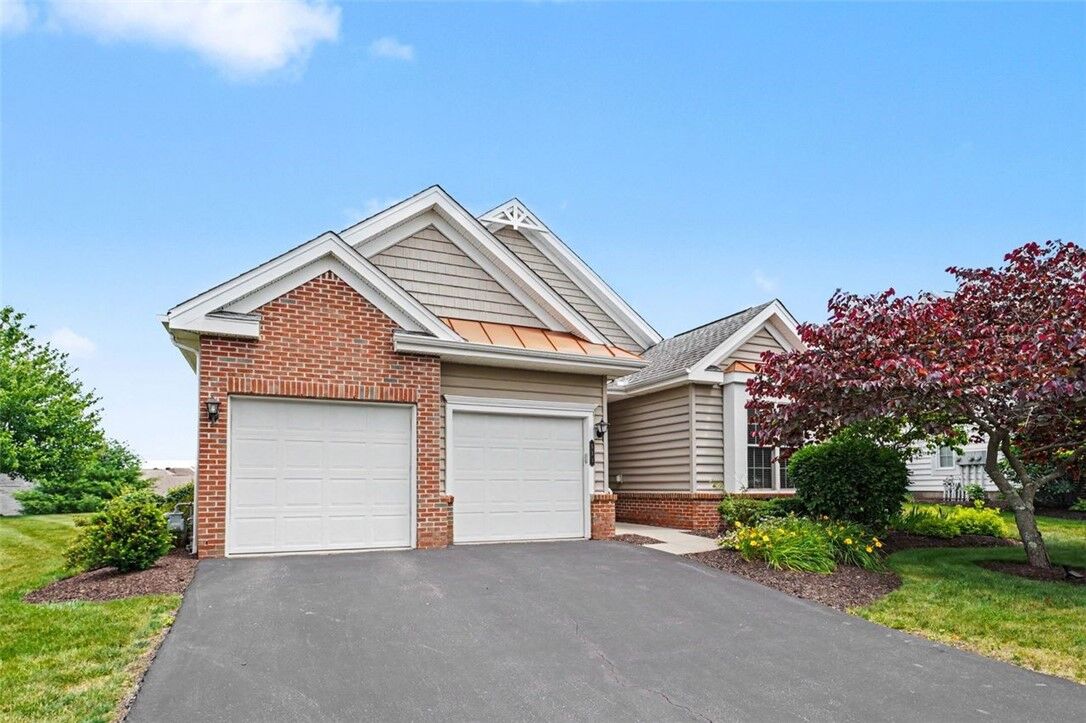 Property Photo:  533 Pioneer Ln  PA 15042 