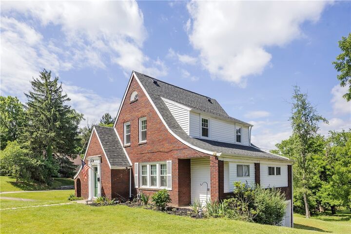 Property Photo: 531 Springdale Dr PA 15235