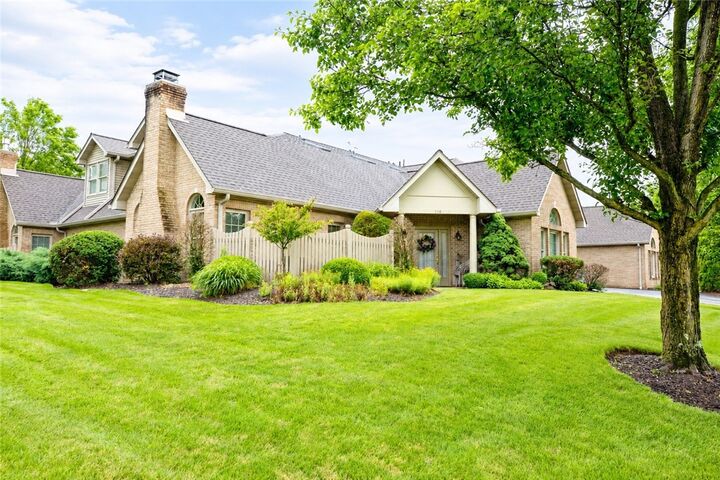 Property Photo:  110 Evergreen Dr  PA 15317 