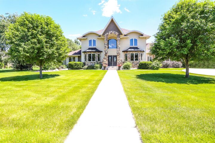Property Photo:  2410 Quail Run Boulevard  SD 57401 