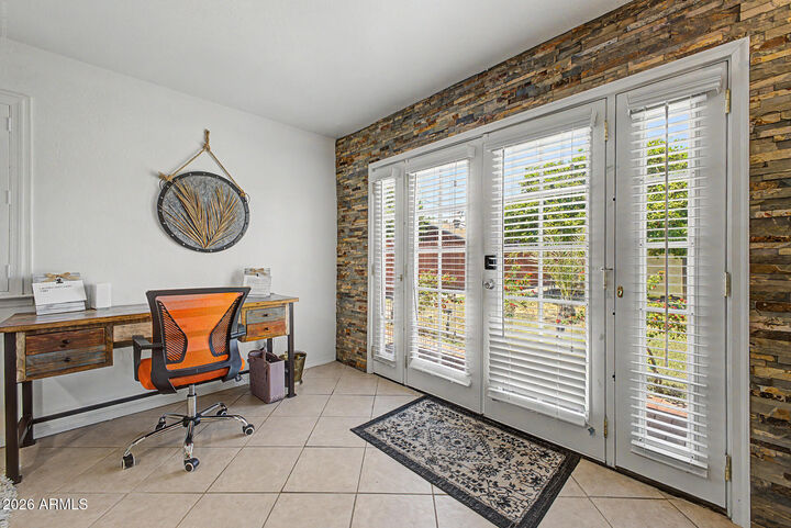 Property Photo:  1221 E Mescal Street  AZ 85020 