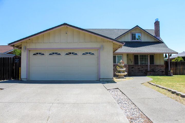 Property Photo: 109 Kearney Way CA 95687