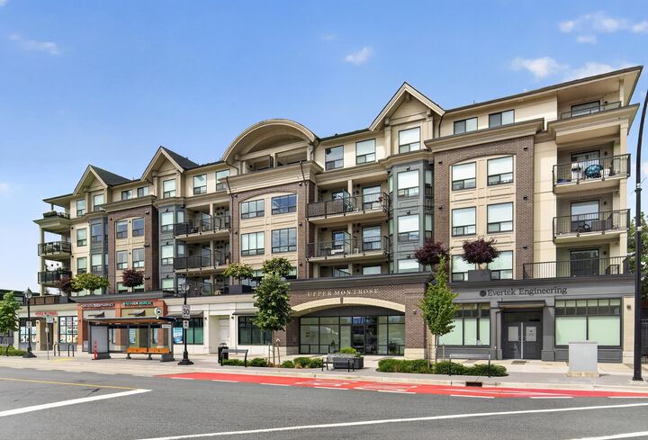 Property Photo: 2493 Montrose Avenue 213 BC V2S 0L4