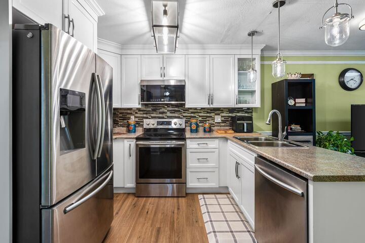 Property Photo: 33020 Maclure Road 23 BC V2S 7J6