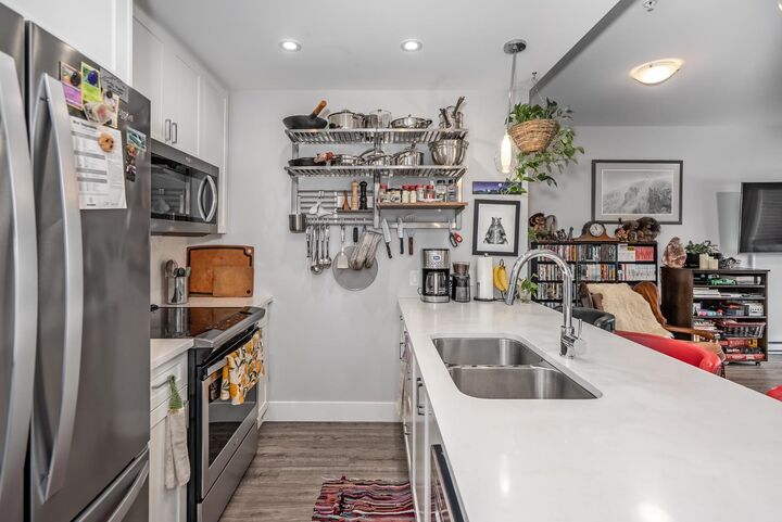 Property Photo:  2180 Kelly Avenue 4212  BC V3C 0L1 