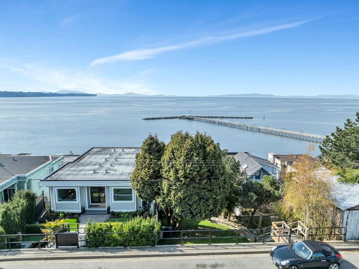 Property Photo: 15161 Victoria Avenue BC V4B 1G5