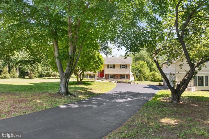 Property Photo:  29 Oxford Circle  NJ 08558 