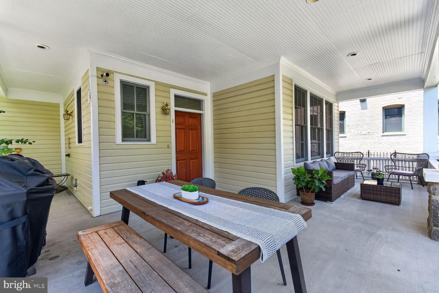 Property Photo: 3350 17th Street NW 1 DC 20010