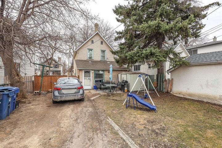 Property Photo: 325 Alfred Avenue MB R2W 1X5