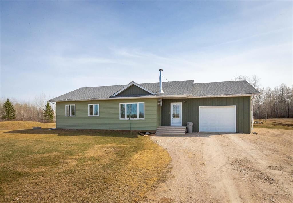 Property Photo:  49010 Dawson Road  MB R0E 1S0 