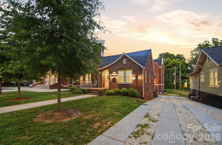 Property Photo: 205 Grandin Road NC 28208