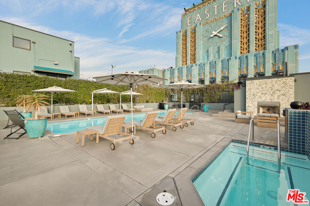 Property Photo: 849 S Broadway CA 90014