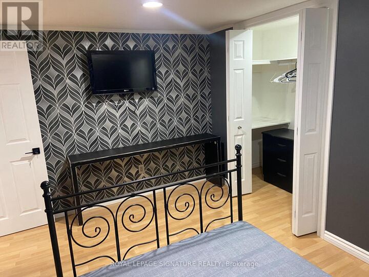 Property Photo:  72 Whitehorn Crescent B-6  ON M2J 3B2 
