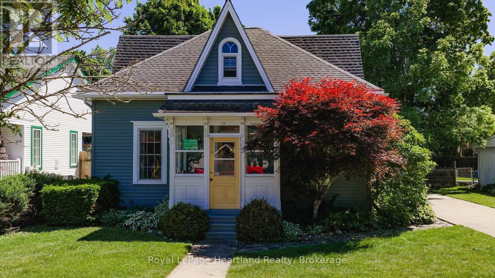 Property Photo: 36 Trafalgar Street ON N7A 1T4