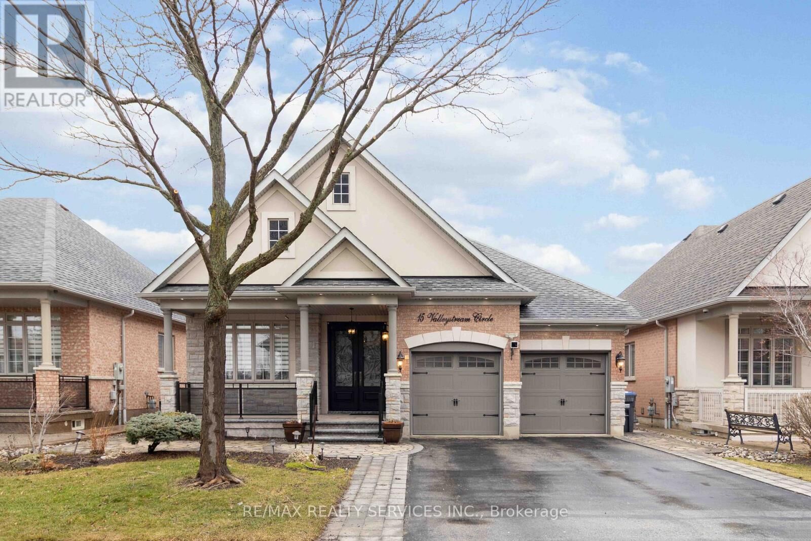Property Photo:  15 Valleystream Circle  ON L6P 2E2 