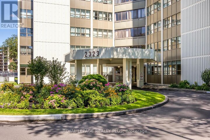 Property Photo: 2323 Confederation Parkway 408 ON L5B 1R6