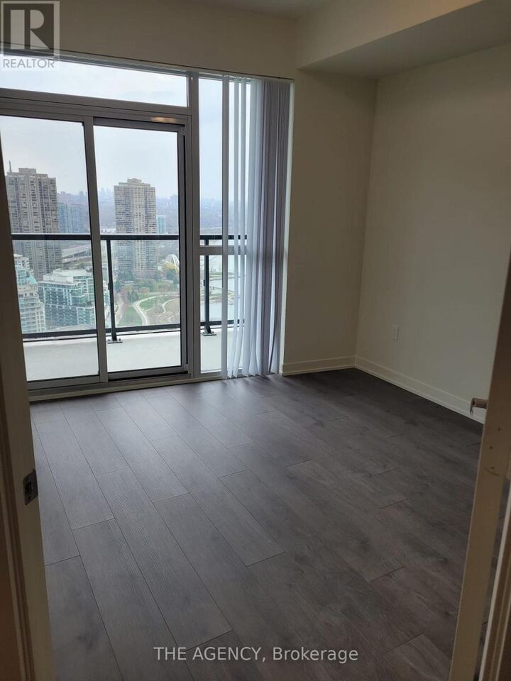 Property Photo: 38 Annie Craig Drive 3601 ON M8V 0G9