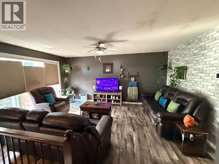 Property Photo:  205 4 Street West  SK S0M 1H0 