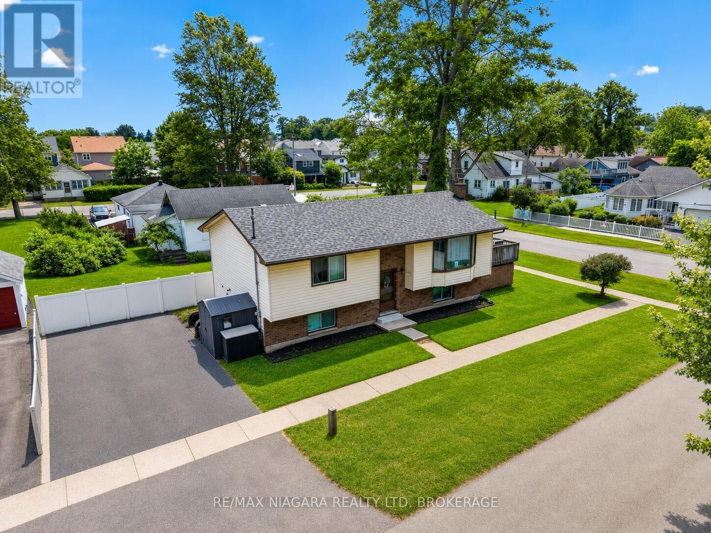 Property Photo:  384 Dovercourt Road  ON L0S 1B0 