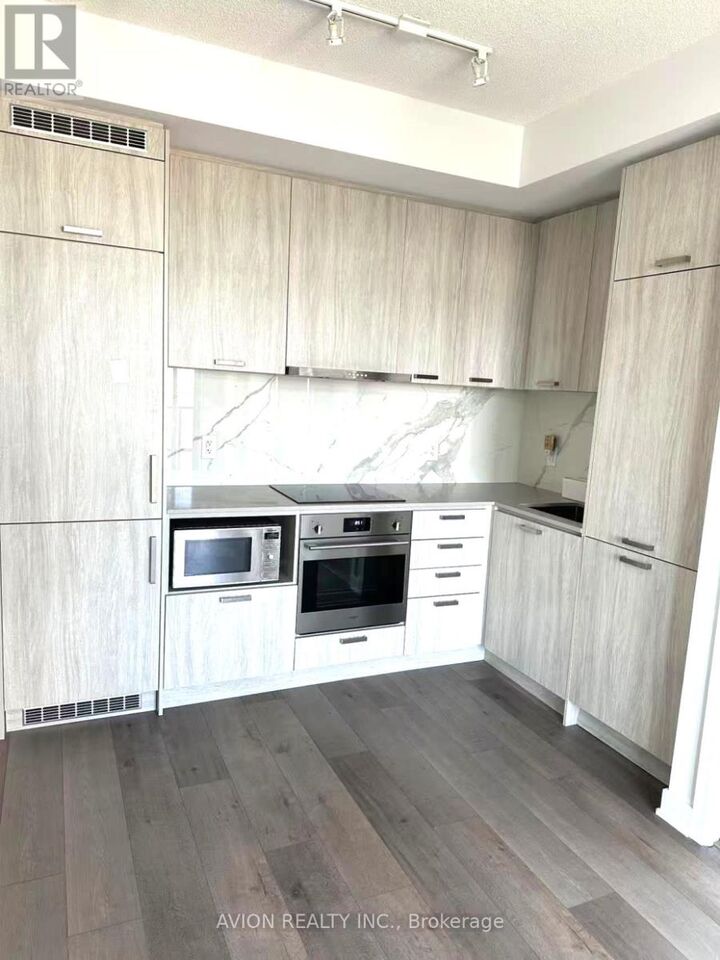 Property Photo: 38 Honeycrisp Crescent 612 ON L4K 0M8