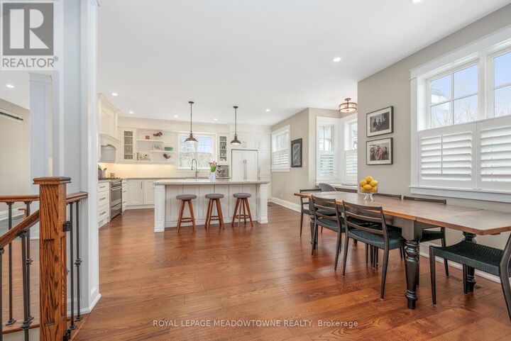 Property Photo:  2 Bennett Place  ON L7G 2X7 