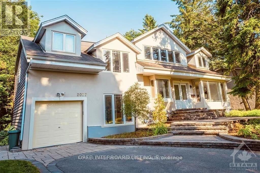 Property Photo:  2077 Palmer Avenue  ON K1H 5Z3 