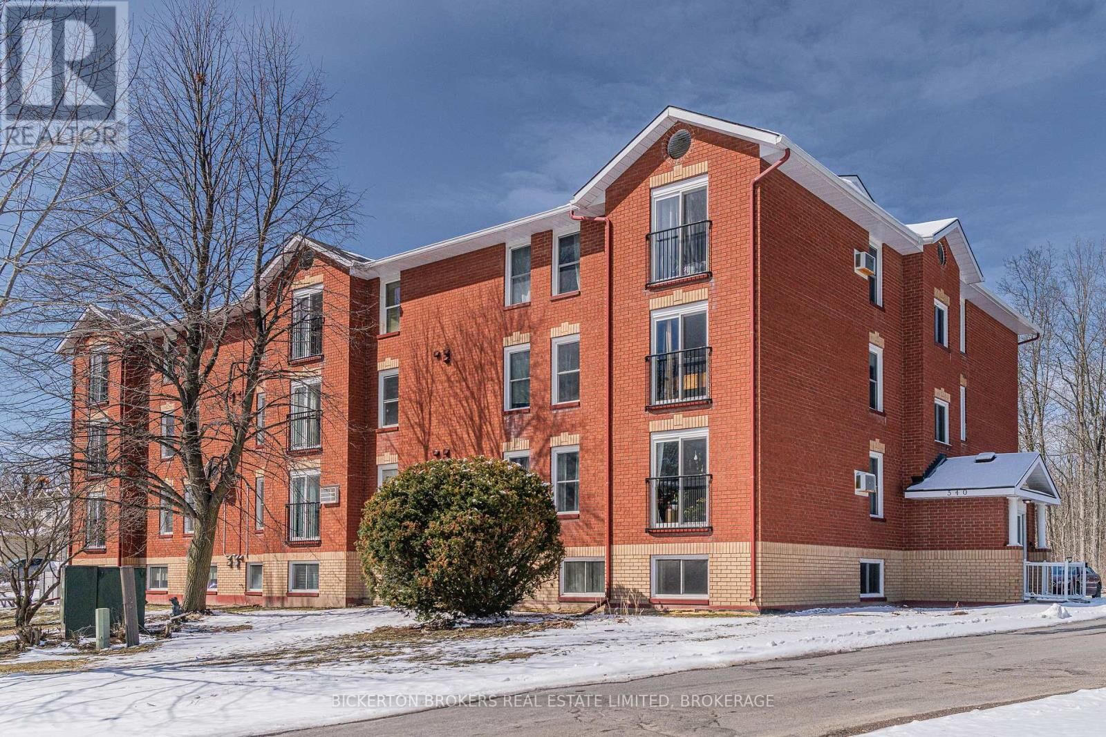 Property Photo:  540 Talbot Place 101  ON K7G 3C6 