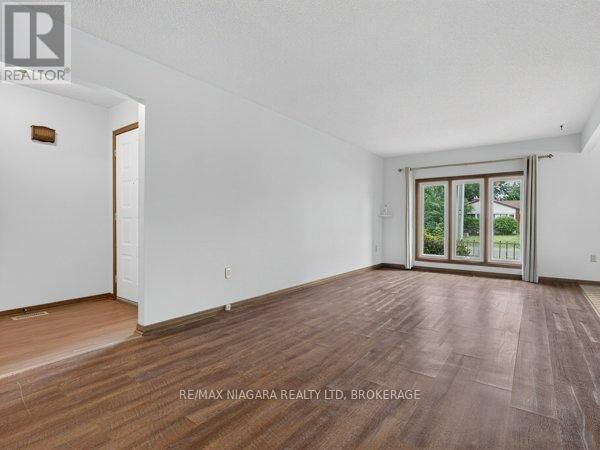 Property Photo: 34 Crestcombe Road ON L2S 2J4