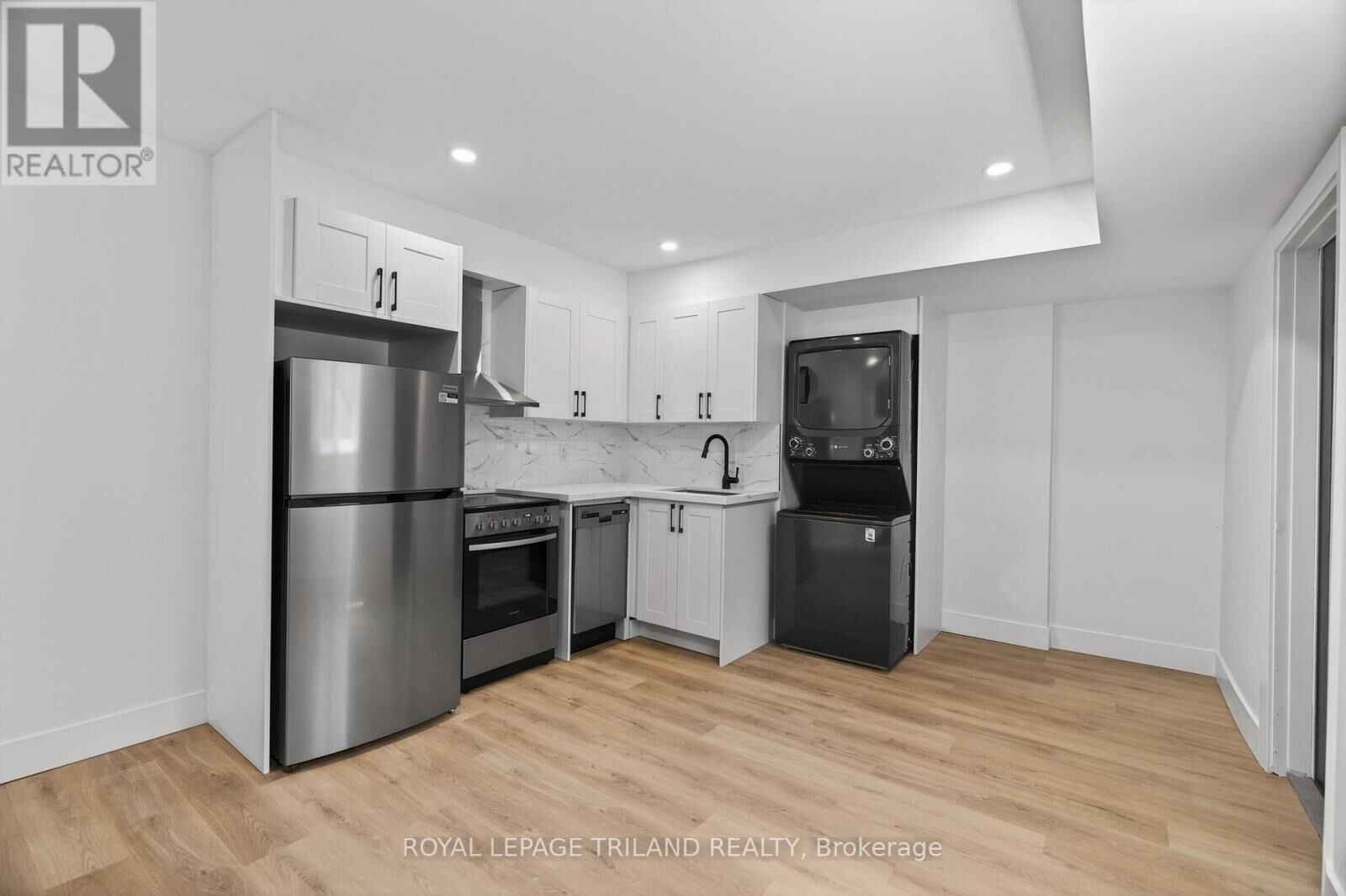 Property Photo: 1015 Eagle Drive 7 ON N5Z 3H4