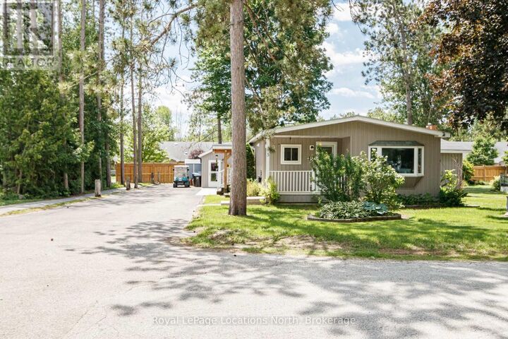Property Photo: 5 Southwest Golf Avenue Southwest 5 ON L9Z 1K2