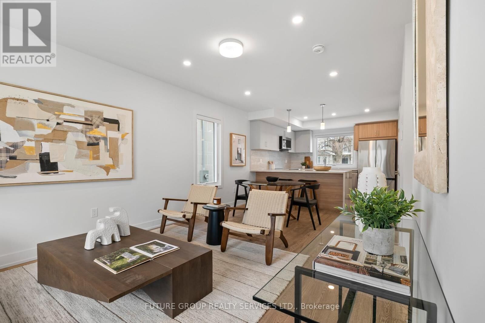 Property Photo:  34 Poplar Avenue Unit 1  ON M9B 3R4 