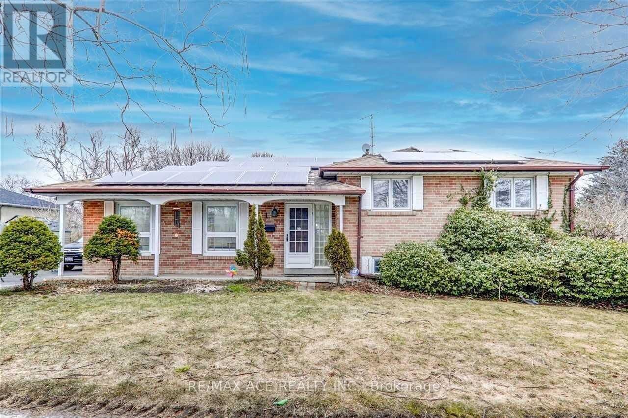 Property Photo: 1 Wagner Drive ON M1E 2Z4