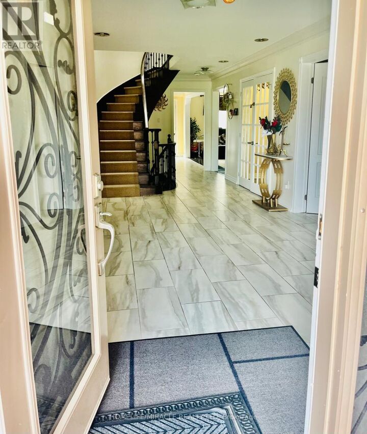 Property Photo:  3076 Bayberry Drive  ON L5N 6P1 